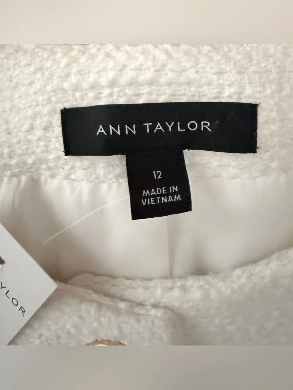 Ann Taylor Ivory White Boucle Button-Front Cropped Blazer Jacket Gold Button NWT